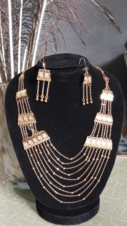 Square motif and Dangling chain neckless set