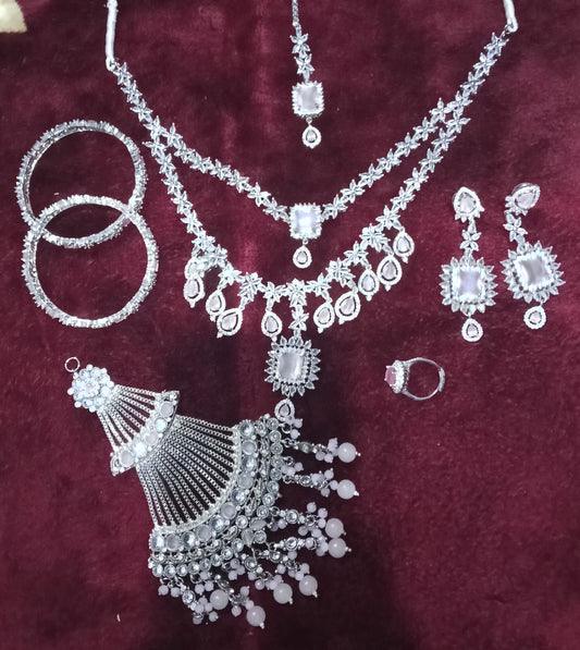 Necklaces set with bangles